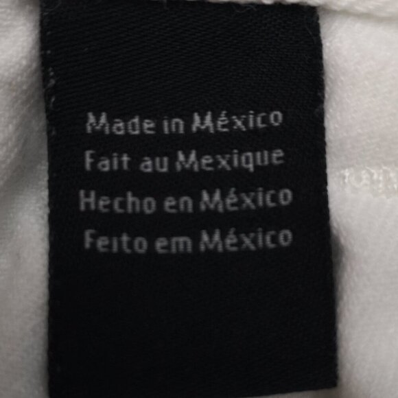 Calvin Klein Jeans Ladies Size 12 White Zipper & Button Closure Capri Pants - Picture 8 of 16